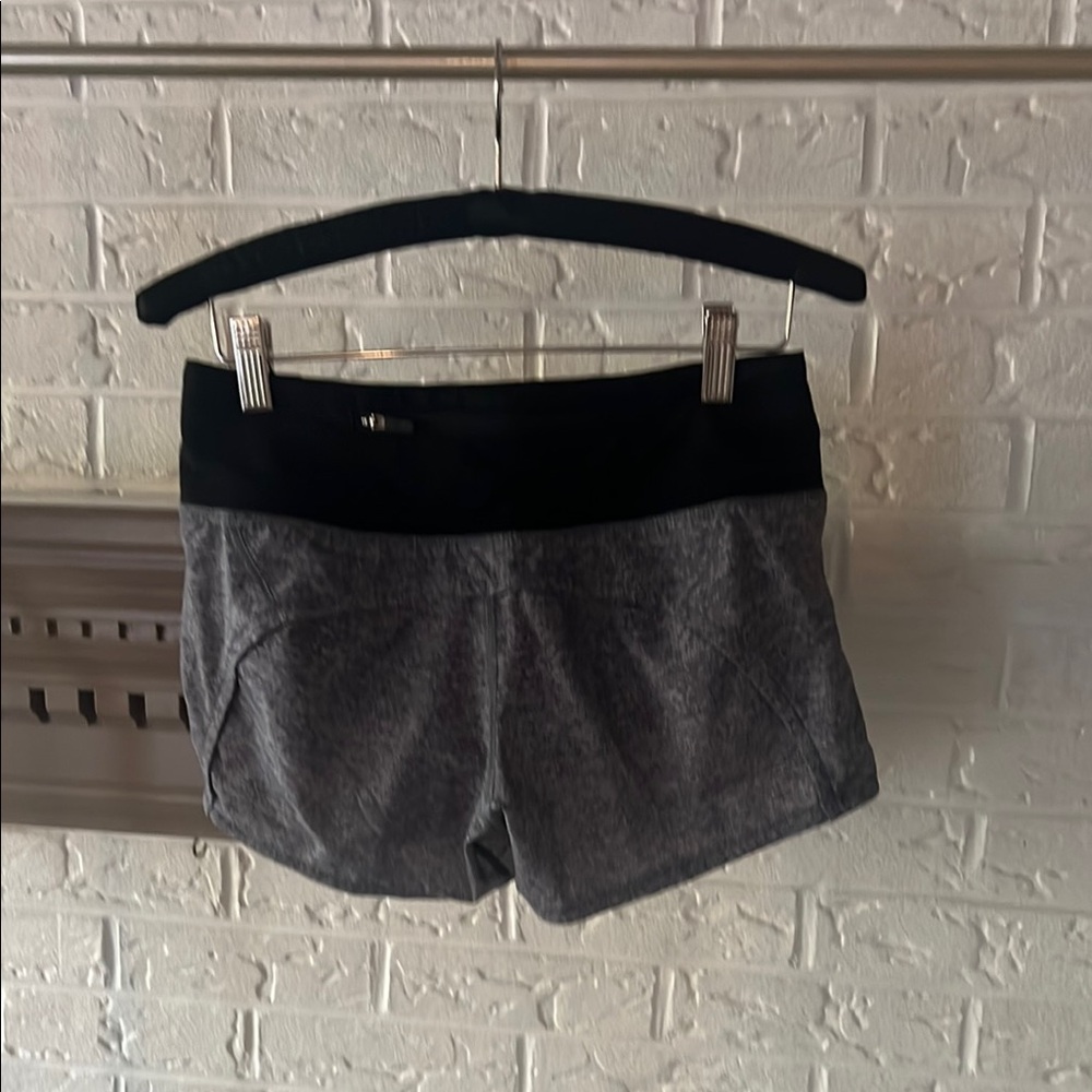 Lululemon Run Time Shorts - Picture 4 of 11